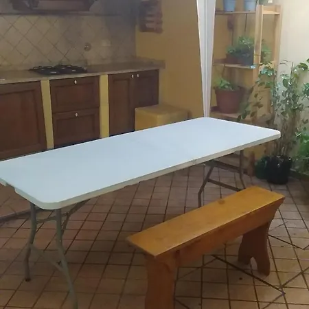 In Centro Con Cortile Esterno
